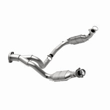 Load image into Gallery viewer, Magnaflow Catalytic Converter Direct Fit MagnaFlow Conv DF 07-08 Escalade 6.2 Driver Side OEM