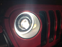 Load image into Gallery viewer, ORACLE Lighting Headlights Oracle Jeep JL/Gladiator JT Oculus Bi-LED Projector Headlights - Amber/White Switchback SEE WARRANTY