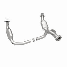 Load image into Gallery viewer, Magnaflow Catalytic Converter Direct Fit MagnaFlow Conv DF 07-08 Escalade 6.2 Driver Side OEM