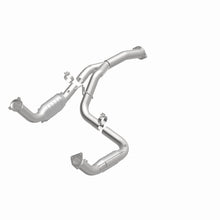 Load image into Gallery viewer, Magnaflow Catalytic Converter Direct Fit MagnaFlow Conv Direct Fit 11-16 Chevrolet Silverado 2500HD/3500HD / GMC Sierra 2500HD/3500HD