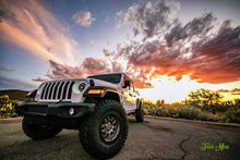 Load image into Gallery viewer, ORACLE Lighting Headlights Oracle Jeep JL/Gladiator JT Oculus Bi-LED Projector Headlights - Amber/White Switchback SEE WARRANTY