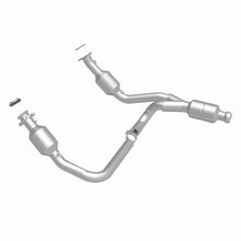 Load image into Gallery viewer, Magnaflow Catalytic Converter Direct Fit MagnaFlow Conv Direct Fit 14-16 GMC Sierra 1500 V6 4.3L
