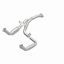 Load image into Gallery viewer, Magnaflow Catalytic Converter Direct Fit MagnaFlow Conv Direct Fit 11-16 Chevrolet Silverado 2500HD/3500HD / GMC Sierra 2500HD/3500HD