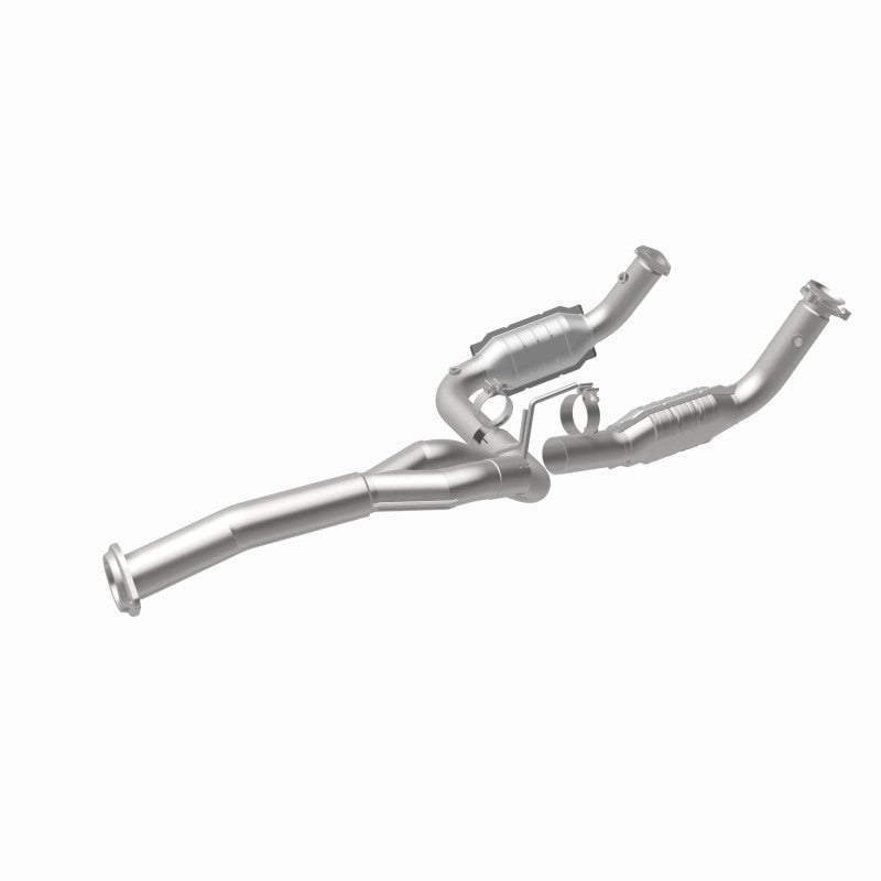 Magnaflow Catalytic Converter Direct Fit MagnaFlow Conv Direct Fit 11-16 Chevrolet Silverado 2500HD/3500HD / GMC Sierra 2500HD/3500HD