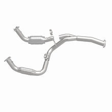 Load image into Gallery viewer, Magnaflow Catalytic Converter Direct Fit MagnaFlow Conv Direct Fit 11-16 Chevrolet Silverado 2500HD/3500HD / GMC Sierra 2500HD/3500HD