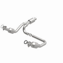 Load image into Gallery viewer, Magnaflow Catalytic Converter Direct Fit MagnaFlow Conv Direct Fit 14-16 GMC Sierra 1500 V6 4.3L