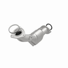 Load image into Gallery viewer, Magnaflow Catalytic Converter Direct Fit MagnaFlow Conv DF 01- 02 Tacoma 3.4L EC/SB 4