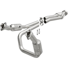 Load image into Gallery viewer, Magnaflow Catalytic Converter Direct Fit MagnaFlow Conv Direct Fit 2015 Ford Transit-150/250/350 V6 3.7L