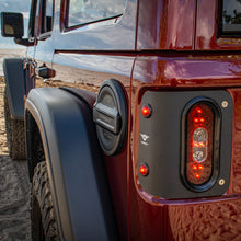 Load image into Gallery viewer, 25-1050-Combat-Tail-Gunner-Tail-Lights-Jeep-JL-4OV.jpg