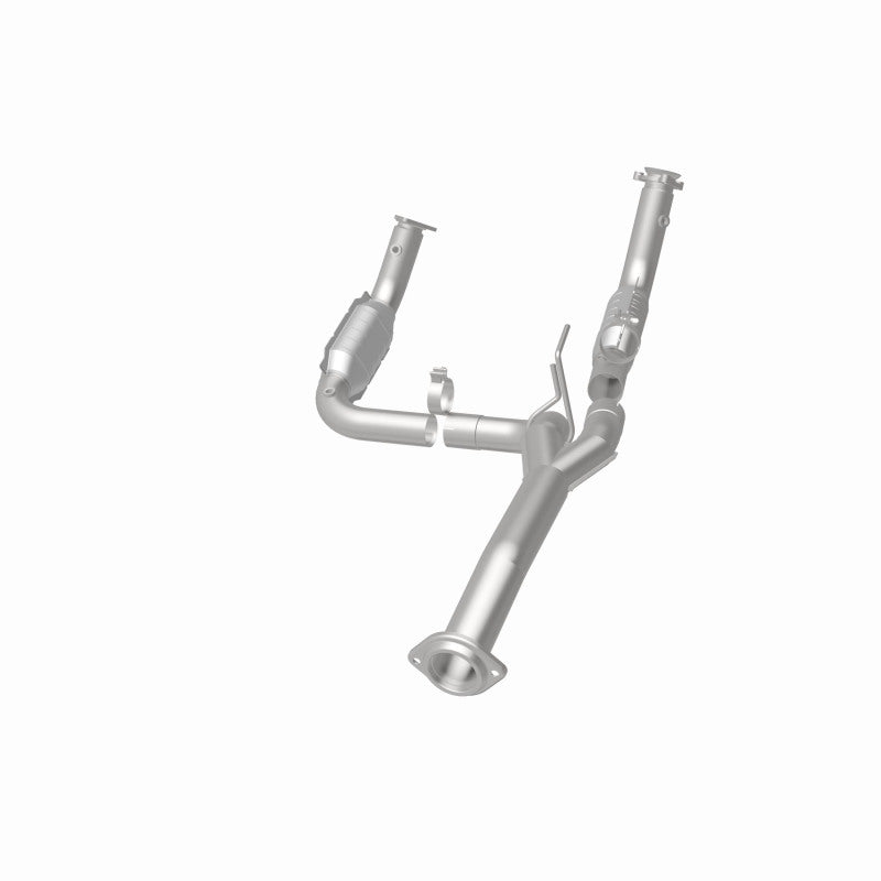 Magnaflow Catalytic Converter Direct Fit MagnaFlow Conv Direct Fit 11-16 Chevrolet Silverado 2500HD/3500HD / GMC Sierra 2500HD/3500HD