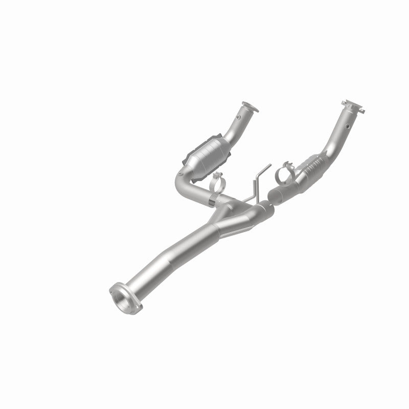 Magnaflow Catalytic Converter Direct Fit MagnaFlow Conv Direct Fit 11-16 Chevrolet Silverado 2500HD/3500HD / GMC Sierra 2500HD/3500HD