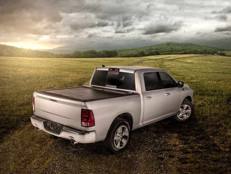 Roll-N-Lock Tonneau Covers - Retractable Roll-N-Lock 15-18 Ford F-150 SB 77-3/8in M-Series Retractable Tonneau Cover