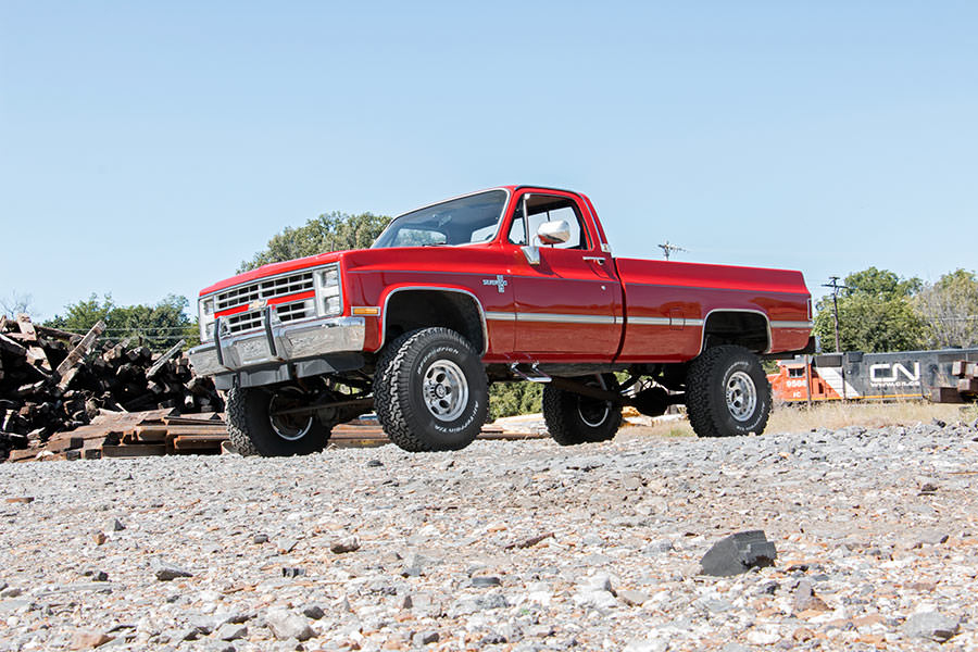 Rough Country Lift Kits 4 Inch Suspension Lift System 52 Inch Rear Springs 73-76 C10/K10 /K5 Blaze/C15/K15/Jimmy Rough Country - 19530