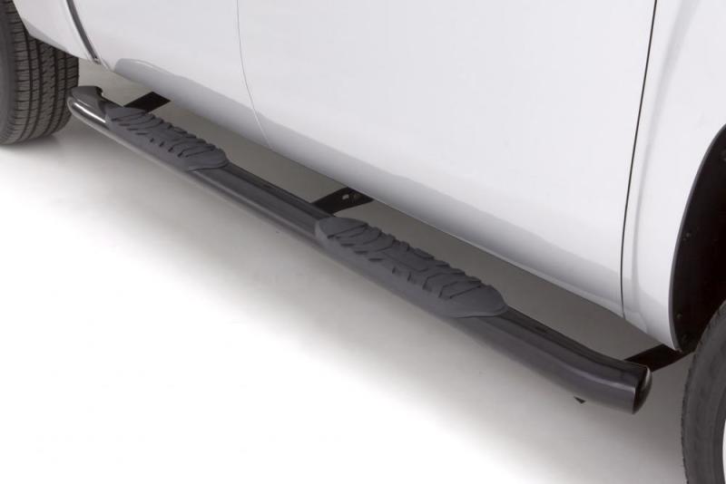 LUND Nerf Bars Lund 15-18 Ford F-150 SuperCrew 4in. Oval Curved Steel Nerf Bars - Black