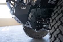 Load image into Gallery viewer, DV8 Offroad Skid Plates DV8 Offroad 18-23 Jeep Wrangler JL/JT Front Bumper Sway-Bar Disconnect Motor Skid Plate