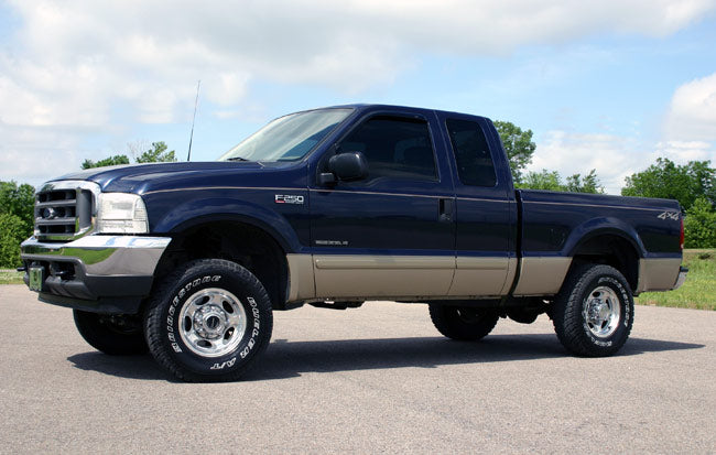 Rough Country Lift Kits 2.5 Inch Ford Leveling Lift Kit w/ V2 Shocks (99-04 F-250/350 4WD) Rough Country - 48970