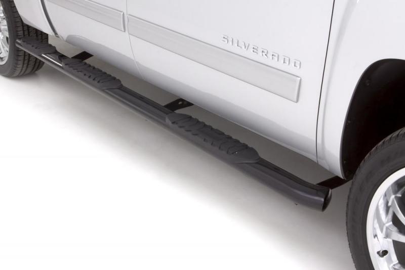 LUND Nerf Bars Lund 07-17 Chevy Silverado 1500 Crew Cab (5.5ft. Bed) 5in. Oval WTW Steel Nerf Bars - Black