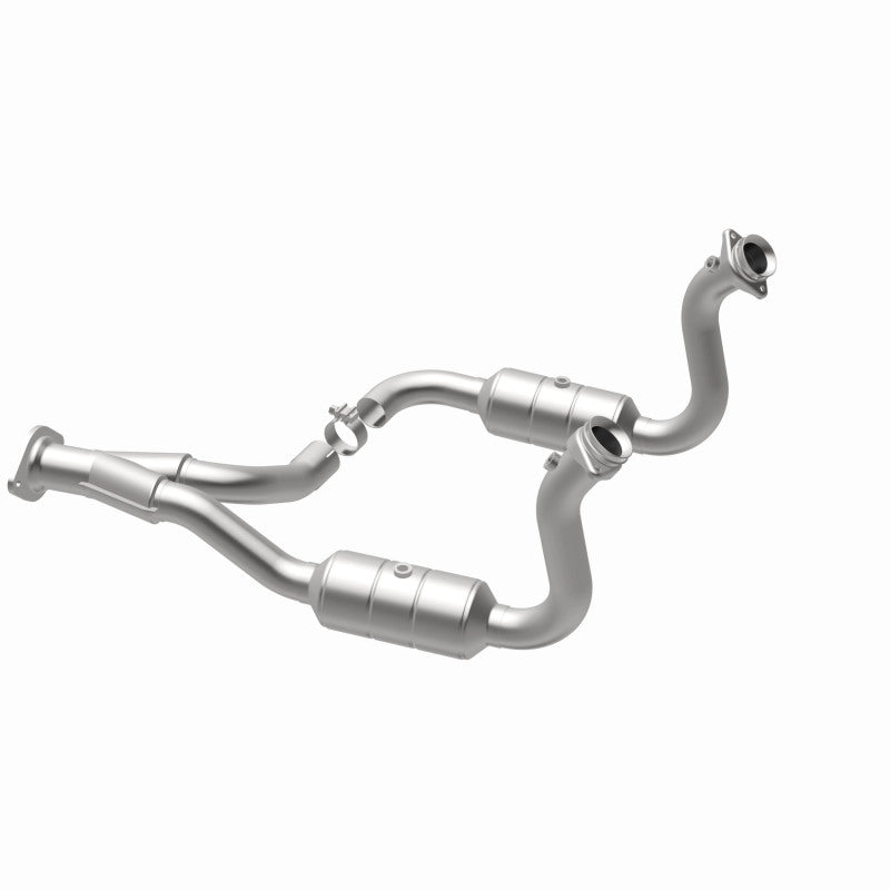 Magnaflow Catalytic Converter Direct Fit Magnaflow Conv DF 08-10 Ford F-250/F-250 SD/F-350/F-350 SD 5.4L/6.8L / F-450 SD 6.8L Y-Pipe Assembly
