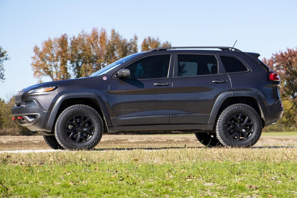 Rough Country Leveling Kit 2 Inch Jeep Lift Kit 14-20 Cherokee KL Rough Country - 60400
