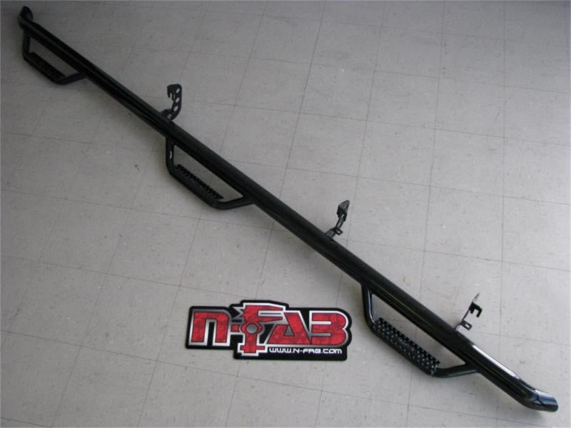 N-Fab Side Steps N-Fab Nerf Step 01-06 Chevy-GMC 1500/2500/3500 Crew Cab 8ft Bed - Tex. Black - Bed Access - 3in