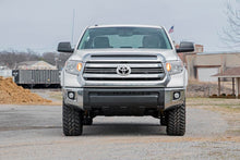 Load image into Gallery viewer, Rough Country Leveling Kit 2.5-3 Inch Leveling Lift Kit 07-20 Tundra 4WD Rough Country - 87000