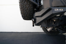 Load image into Gallery viewer, DV8 Offroad Bumper Accessories DV8 Offroad Elite Series D-Ring Shackles - Pair (Gray)