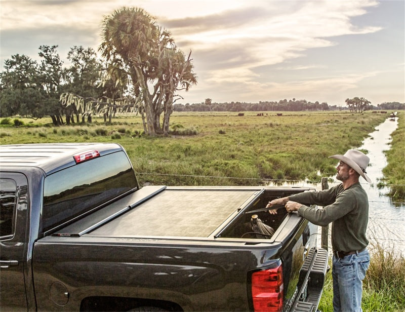 Roll-N-Lock Tonneau Covers - Retractable Roll-N-Lock 2020 Chevy Silverado / GMC Sierra 2500-3500 80-1/2in M-Series Retractable Tonneau Cover