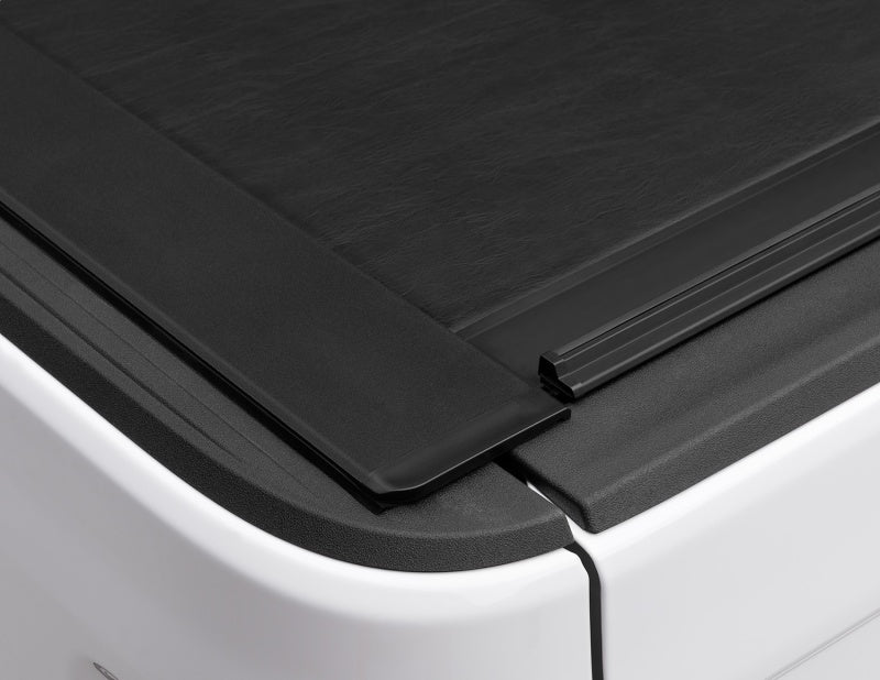 Roll-N-Lock Tonneau Covers - Retractable Roll-N-Lock 2020 Jeep Gladiator 5ft bed M-Series Retractable Tonneau Cover