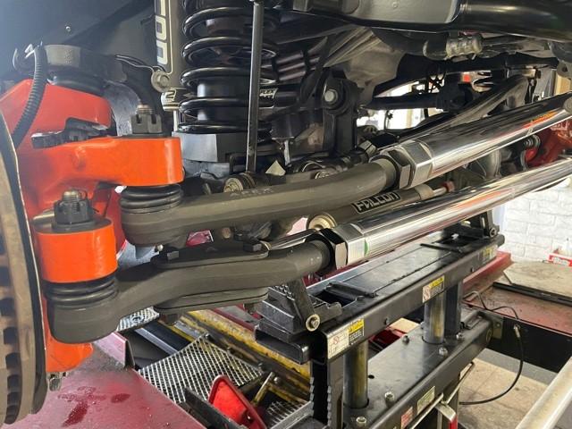 Apex Chassis Steering Tie Rod Apex Chassis Heavy Duty 2.5 Ton Tie Rod & Drag Link Assembly in Steel Fits: 19-22 Jeep Gladiator JT 18-22 Jeep Wrangler JL/JLU. Note: This FLIP kit fits a Dana 44 axle with a lift exceeding 4.5 inches. Requires drilling the knuckle.
