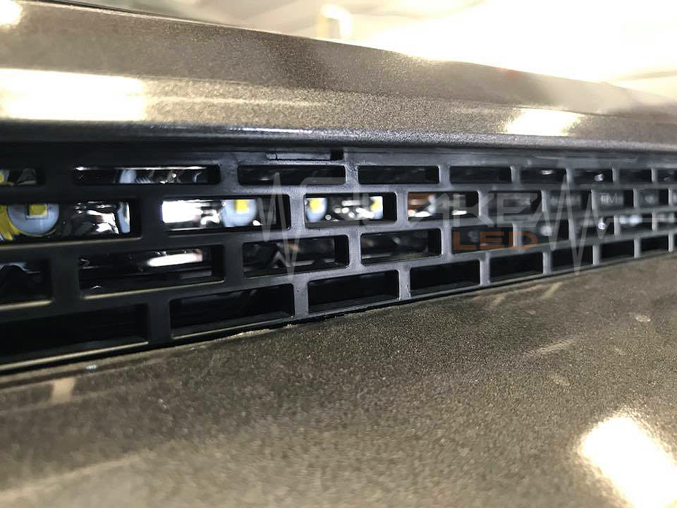 Quake LED Light Bar 43 Inch LED Light Bar Single Row 200 Watt Super Spot Monolith Slim Series - QUMS537