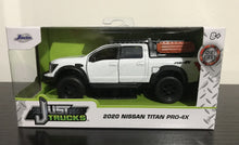 Load image into Gallery viewer, Jada Toys 2020 NISSAN TITAN PRO-4X PICKUP TRUCK 1:32 SCALE JADA