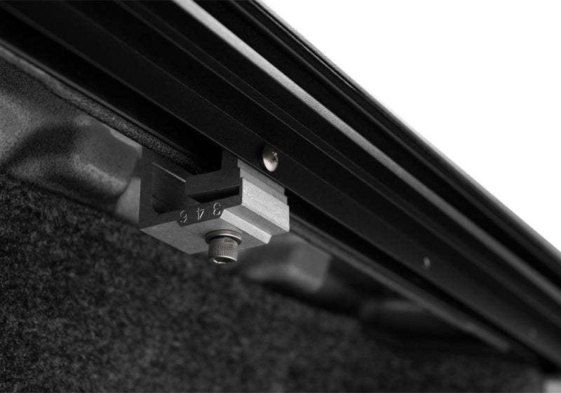 Roll-N-Lock Tonneau Covers - Retractable Roll-N-Lock 2019 Chevrolet Silverado 1500 XSB 68-3/8in A-Series Retractable Tonneau Cover
