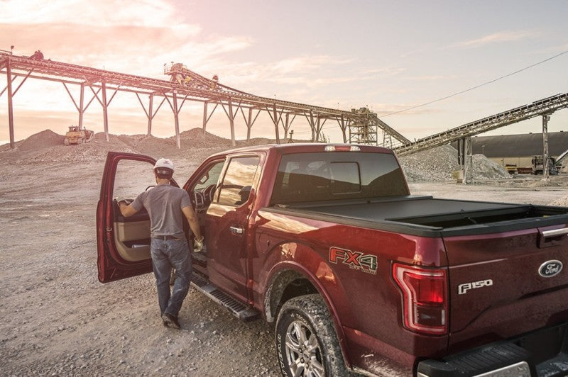 Roll-N-Lock Tonneau Covers - Retractable Roll-N-Lock 17-19 Ford F-250/F-350 Super Duty SB 80-3/8in A-Series Retractable Tonneau Cover