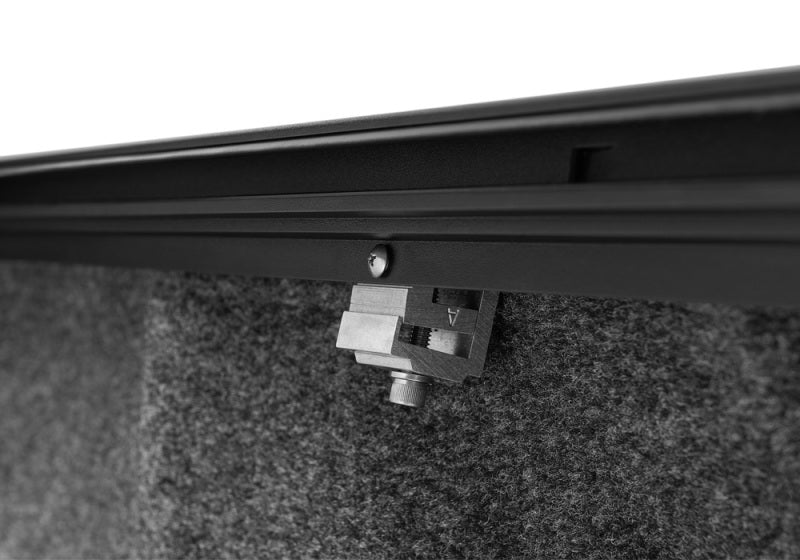 Roll-N-Lock Tonneau Covers - Retractable Roll-N-Lock 2021 Ford F-150 67.1in M-Series Retractable Tonneau Cover