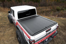 Load image into Gallery viewer, Roll-N-Lock Tonneau Covers - Retractable Roll-N-Lock 2020 Jeep Gladiator 5ft bed M-Series Retractable Tonneau Cover