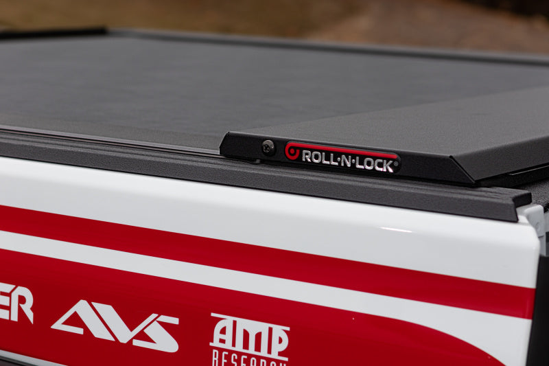 Roll-N-Lock Tonneau Covers - Retractable Roll-N-Lock 2020 Jeep Gladiator 5ft bed M-Series Retractable Tonneau Cover