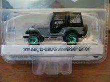 Load image into Gallery viewer, Greenlight Greenlight 1979 Jeep Cj 5 Silver Edition Chase Green
