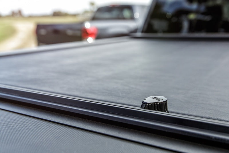 Roll-N-Lock Tonneau Covers - Retractable Roll-N-Lock 2020 Chevy Silverado / GMC Sierra 2500-3500 80-1/2in M-Series Retractable Tonneau Cover