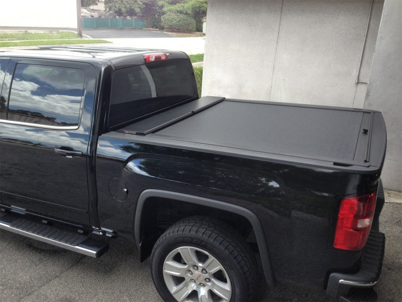 Roll-N-Lock Tonneau Covers - Retractable Roll-N-Lock 15-18 Ford F-150 SB 77-3/8in M-Series Retractable Tonneau Cover