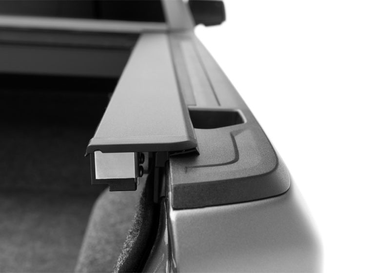 Roll-N-Lock Tonneau Covers - Retractable Roll-N-Lock 2019 Chevrolet Silverado 1500& GMC Sierra 1500 96.5in M-Series Retractable Tonneau Cover